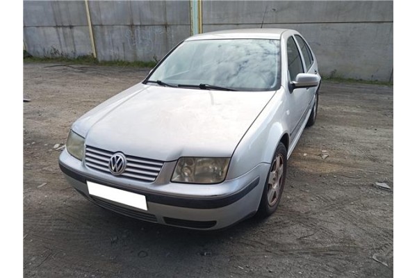 volkswagen bora berlina (1j2) del año 2000