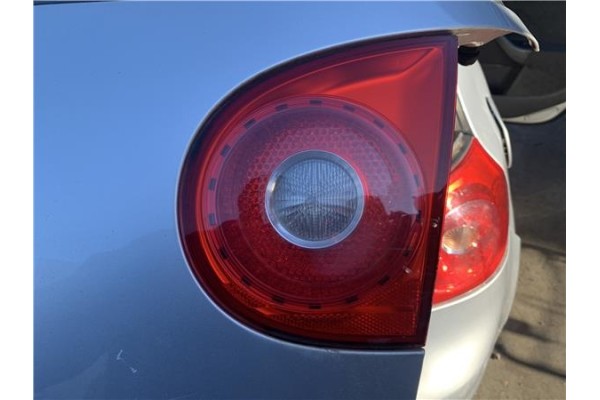 Recambio de piloto porton trasero derecho para volkswagen golf v (1k1) 2.0 tdi 16v referencia OEM IAM 1K6945094E  