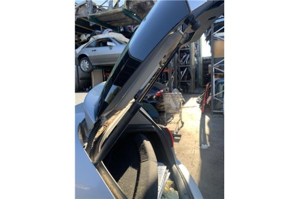 Recambio de amortiguador porton para volkswagen golf v (1k1) 2.0 tdi 16v referencia OEM IAM 1K6827550F  