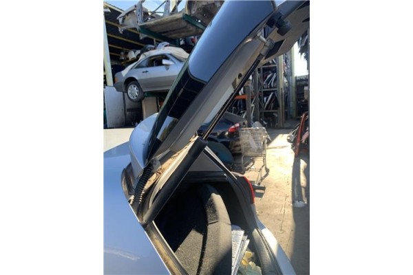 Recambio de amortiguador porton para volkswagen golf v (1k1) 2.0 tdi 16v referencia OEM IAM 1K6827550F  