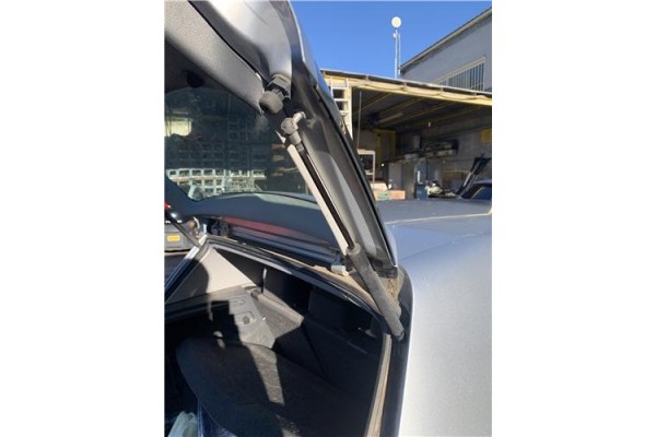 Recambio de amortiguador porton para volkswagen golf v (1k1) 2.0 tdi 16v referencia OEM IAM 1K6827550F  