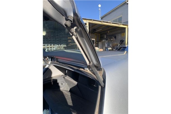 Recambio de amortiguador porton para volkswagen golf v (1k1) 2.0 tdi 16v referencia OEM IAM 1K6827550F  