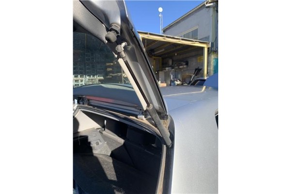 Recambio de amortiguador porton para volkswagen golf v (1k1) 2.0 tdi 16v referencia OEM IAM 1K6827550F  