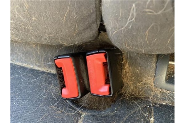 Recambio de anclaje cinturon trasero izquierdo para volkswagen golf v (1k1) 2.0 tdi 16v referencia OEM IAM 1K0857739H  