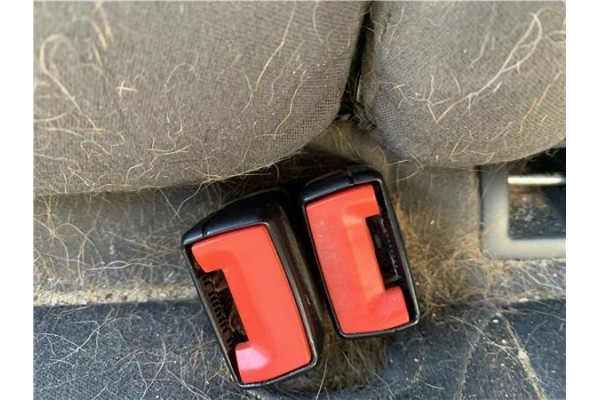 Recambio de anclaje cinturon trasero izquierdo para volkswagen golf v (1k1) 2.0 tdi 16v referencia OEM IAM 1K0857739H  