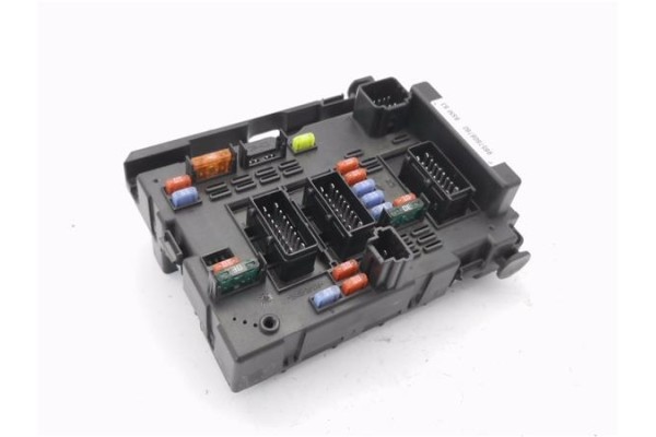 Recambio de caja fusibles/rele para peugeot 206 1.6 xs referencia OEM IAM 9657608780  