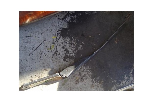 Recambio de brazo limpiaparabrisas delantero para renault kangoo i (f/kc0)(1997) d 65 1.9 (kc0e, kc02, kc0j, kc0n) referencia OE