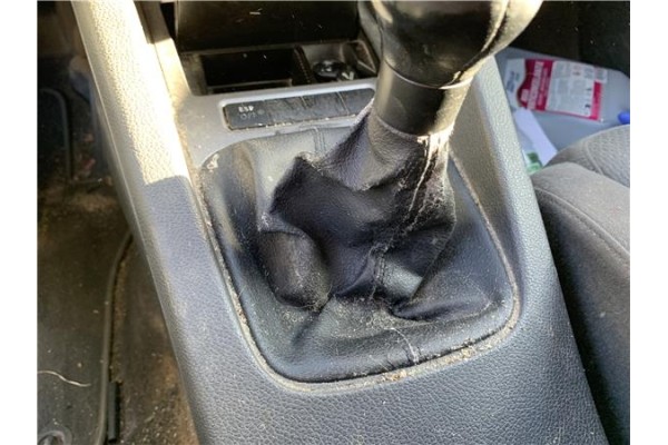 Recambio de palanca de cambio para volkswagen golf v (1k1) 2.0 tdi 16v referencia OEM IAM 1K0711112  