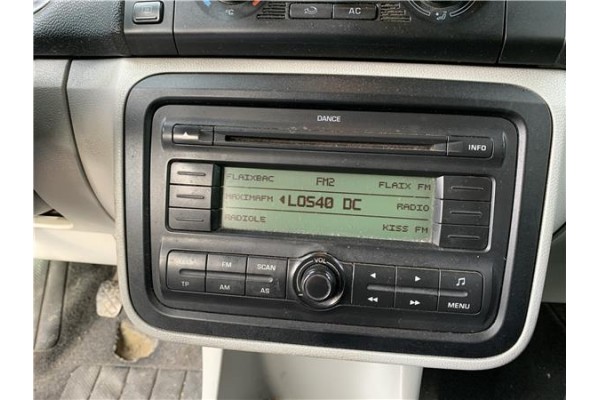 Recambio de autoradio para skoda fabia (5j2) 1.4 tdi referencia OEM IAM AAO700002  