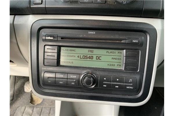 Recambio de autoradio para skoda fabia (5j2) 1.4 tdi referencia OEM IAM AAO700002  