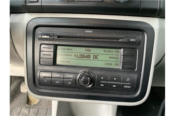 Recambio de autoradio para skoda fabia (5j2) 1.4 tdi referencia OEM IAM AAO700002  