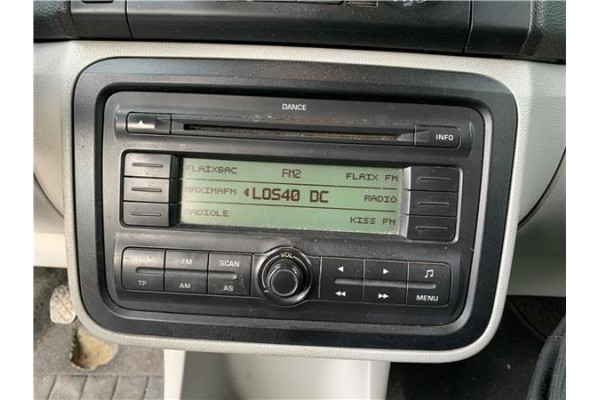 Recambio de autoradio para skoda fabia (5j2) 1.4 tdi referencia OEM IAM AAO700002  