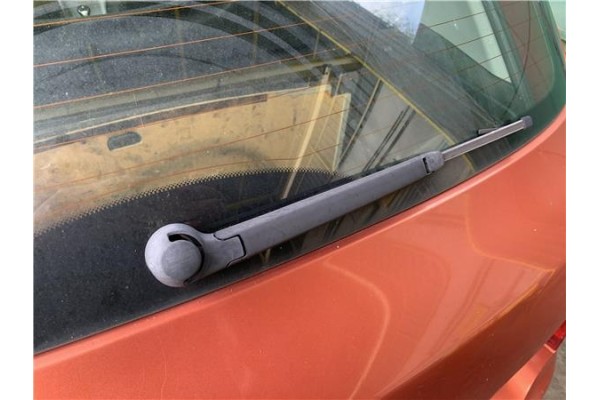 Recambio de brazo limpiaparabrisas trasero para skoda fabia (5j2) 1.4 tdi referencia OEM IAM 6Q6955707C  