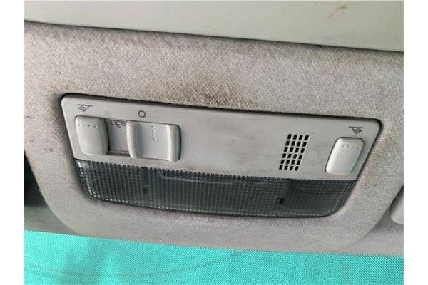 Recambio de luz delantero central techo para skoda fabia (5j2) 1.4 tdi referencia OEM IAM 3B0947105C  