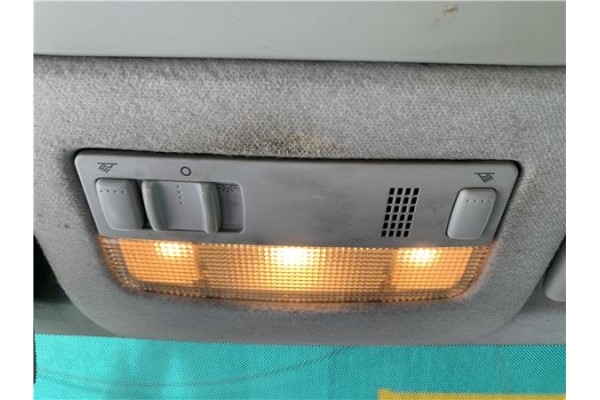 Recambio de luz delantero central techo para skoda fabia (5j2) 1.4 tdi referencia OEM IAM 3B0947105C  
