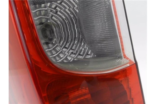 Recambio de piloto trasero izquierdo para peugeot bipper 1.4 básico referencia OEM IAM 01353206080E  