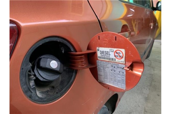 Recambio de tapa exterior combustible para skoda fabia (5j2) 1.4 tdi referencia OEM IAM 5J6809857A  