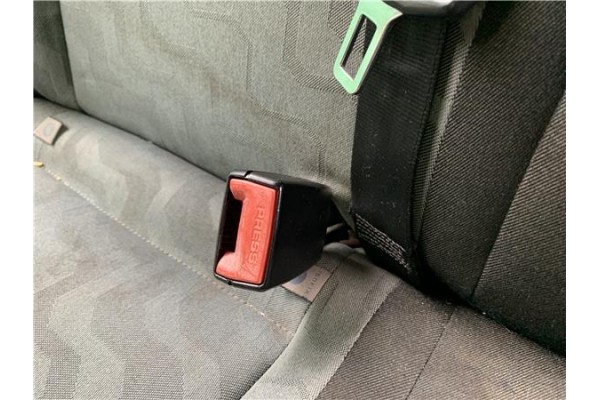 Recambio de anclaje cinturon trasero derecho para skoda fabia (5j2) 1.4 tdi referencia OEM IAM 5J6857495  