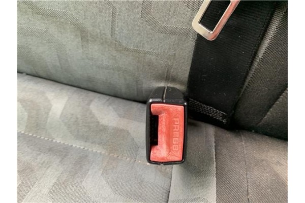 Recambio de anclaje cinturon trasero derecho para skoda fabia (5j2) 1.4 tdi referencia OEM IAM 5J6857495  