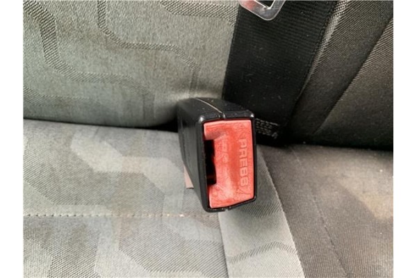 Recambio de anclaje cinturon trasero derecho para skoda fabia (5j2) 1.4 tdi referencia OEM IAM 5J6857495  