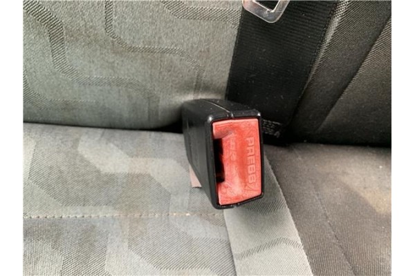 Recambio de anclaje cinturon trasero derecho para skoda fabia (5j2) 1.4 tdi referencia OEM IAM 5J6857495  