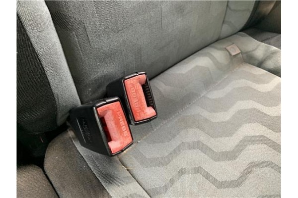 Recambio de anclaje cinturon trasero izquierdo para skoda fabia (5j2) 1.4 tdi referencia OEM IAM 5J6857488  