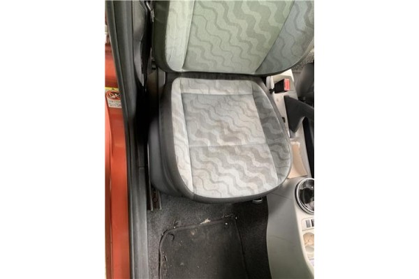 Recambio de asiento delantero derecho para skoda fabia (5j2) 1.4 tdi referencia OEM IAM 5J4881022LA  