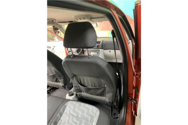 Recambio de asiento delantero derecho para skoda fabia (5j2) 1.4 tdi referencia OEM IAM 5J4881022LA  