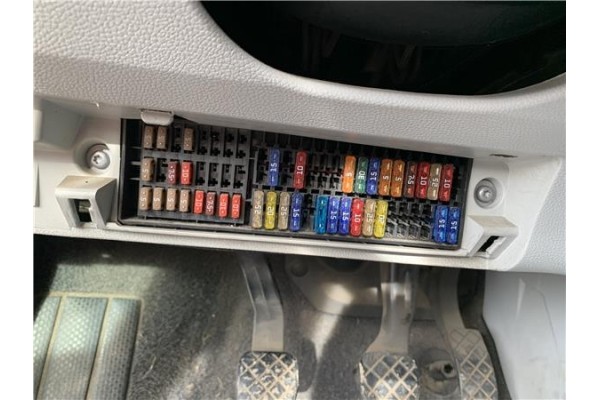 Recambio de caja fusibles/rele para skoda fabia (5j2) 1.4 tdi referencia OEM IAM 5J0937615A 5J0937615C 