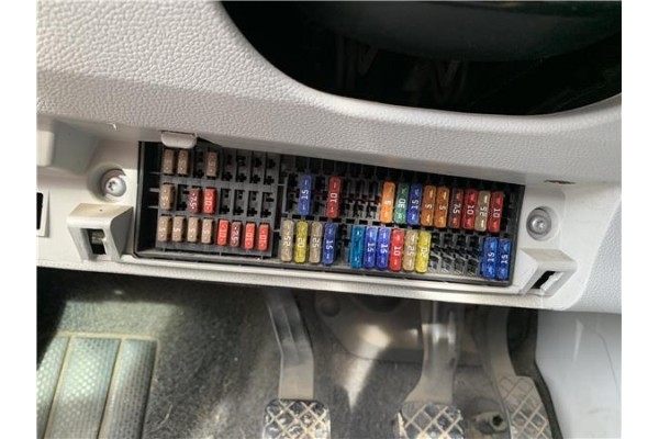 Recambio de caja fusibles/rele para skoda fabia (5j2) 1.4 tdi referencia OEM IAM 5J0937615A 5J0937615C 