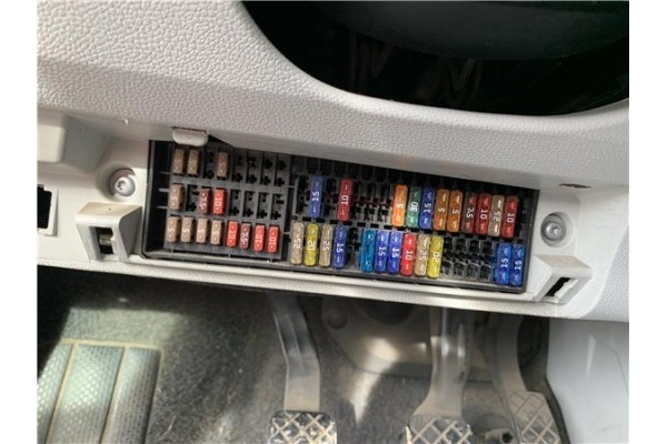 Recambio de caja fusibles/rele para skoda fabia (5j2) 1.4 tdi referencia OEM IAM 5J0937615A 5J0937615C 