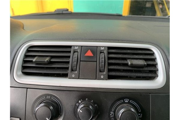 Recambio de interruptor luces emergencia para skoda fabia (5j2) 1.4 tdi referencia OEM IAM 5J0953235 5J0820951C 