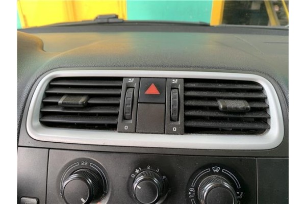 Recambio de interruptor luces emergencia para skoda fabia (5j2) 1.4 tdi referencia OEM IAM 5J0953235 5J0820951C 