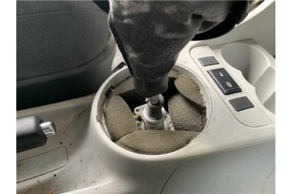 Recambio de palanca de cambio para skoda fabia (5j2) 1.4 tdi referencia OEM IAM 6Q0711116A  