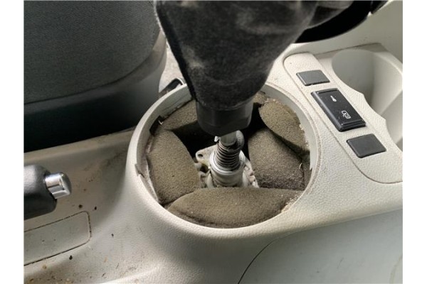 Recambio de palanca de cambio para skoda fabia (5j2) 1.4 tdi referencia OEM IAM 6Q0711116A  