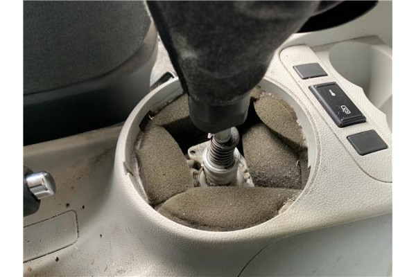 Recambio de palanca de cambio para skoda fabia (5j2) 1.4 tdi referencia OEM IAM 6Q0711116A  