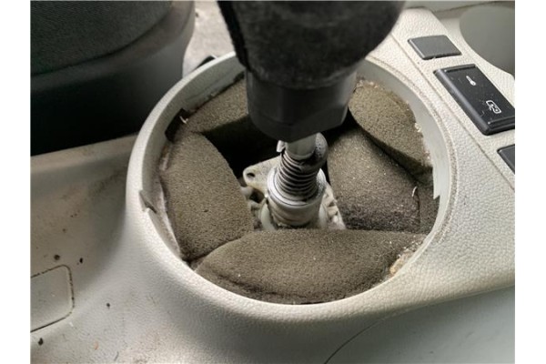 Recambio de palanca de cambio para skoda fabia (5j2) 1.4 tdi referencia OEM IAM 6Q0711116A  