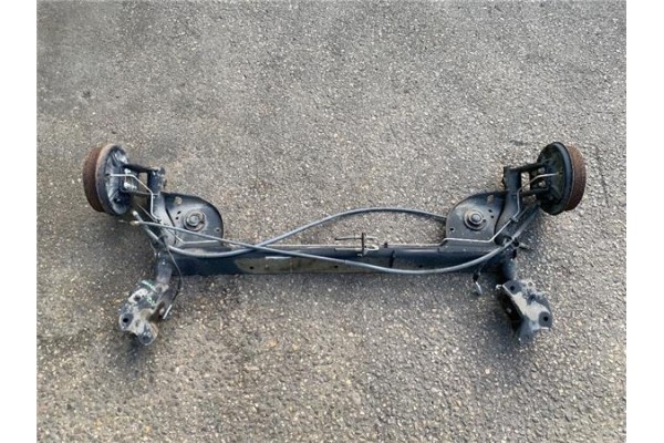 Recambio de puente trasero para dacia sandero i 1.2 16v referencia OEM IAM 555016394R 555016932R 