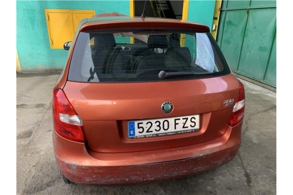 Recambio de porton trasero para skoda fabia (5j2) 1.4 tdi referencia OEM IAM 5J6827025C 5J6827025G 