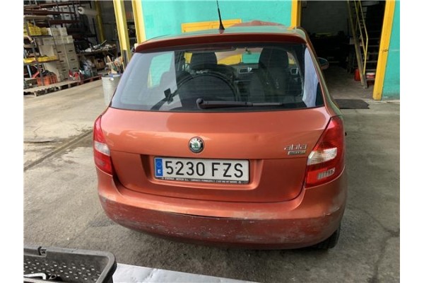 Recambio de porton trasero para skoda fabia (5j2) 1.4 tdi referencia OEM IAM 5J6827025C 5J6827025G 