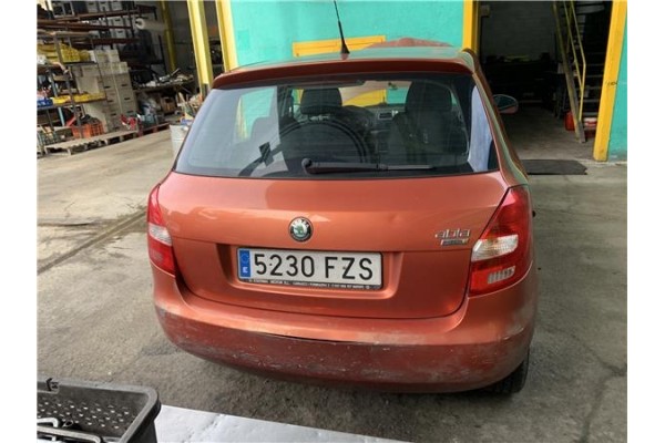 Recambio de porton trasero para skoda fabia (5j2) 1.4 tdi referencia OEM IAM 5J6827025C 5J6827025G 