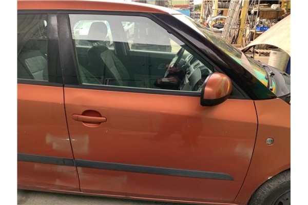 Recambio de puerta delantero derecha para skoda fabia (5j2) 1.4 tdi referencia OEM IAM 5J6831056  