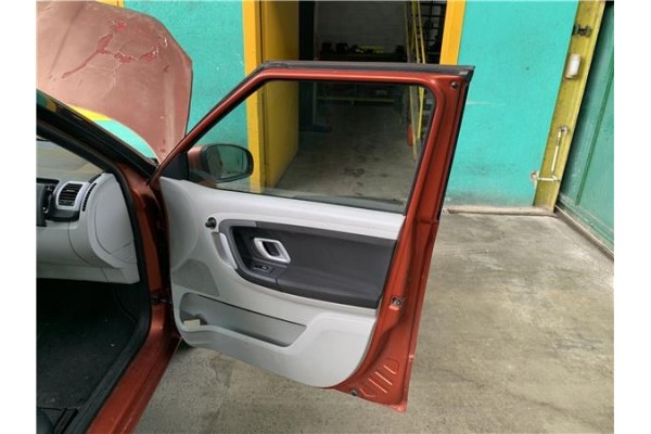 Recambio de puerta delantero derecha para skoda fabia (5j2) 1.4 tdi referencia OEM IAM 5J6831056  