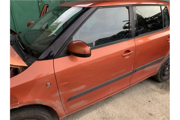 Recambio de puerta delantero izquierda para skoda fabia (5j2) 1.4 tdi referencia OEM IAM 5J6831055  