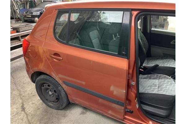 Recambio de puerta trasero derecha para skoda fabia (5j2) 1.4 tdi referencia OEM IAM 5J6833056  