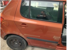 Recambio de puerta trasero derecha para skoda fabia (5j2) 1.4 tdi referencia OEM IAM 5J6833056  