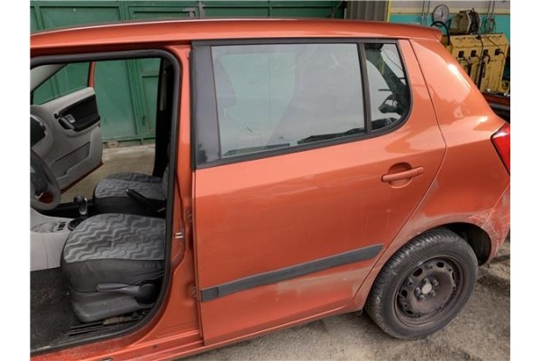Recambio de puerta trasero izquierda para skoda fabia (5j2) 1.4 tdi referencia OEM IAM 5J6833055  