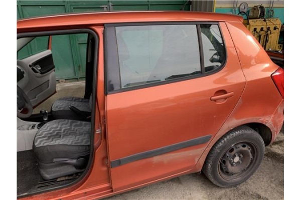 Recambio de puerta trasero izquierda para skoda fabia (5j2) 1.4 tdi referencia OEM IAM 5J6833055  