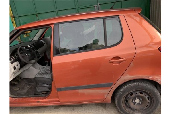 Recambio de puerta trasero izquierda para skoda fabia (5j2) 1.4 tdi referencia OEM IAM 5J6833055  