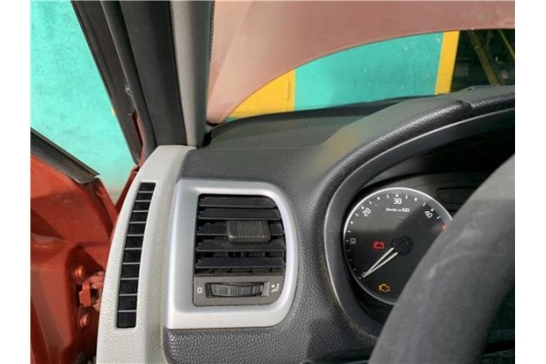 Recambio de rejilla entrada de aire para skoda fabia (5j2) 1.4 tdi referencia OEM IAM 5J0819701C 5J0820951C9B9 